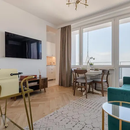 Tamka Center Z Widokiem Na Warszawe *