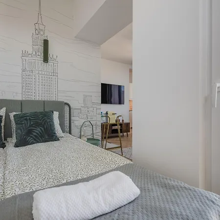 Tamka Center Z Widokiem Na Warszawe