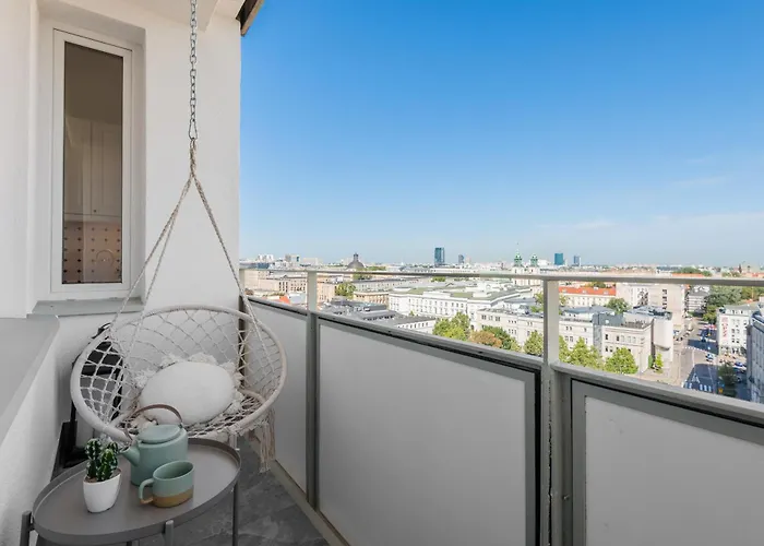 Tamka Center Z Widokiem Na Warszawe